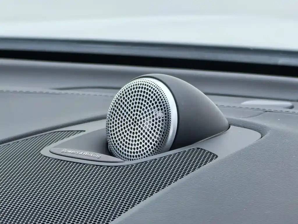 Volvo XC60 2023 — фото 22