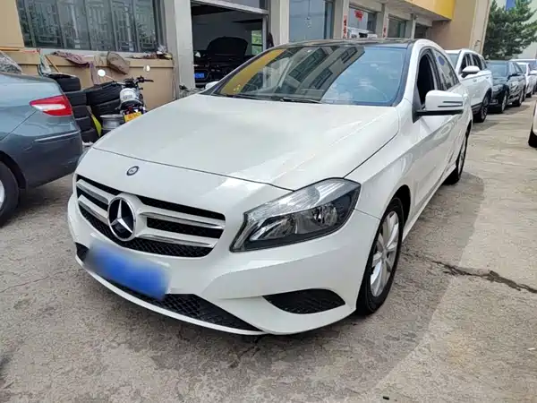 Mercedes-Benz A-Class 2015
