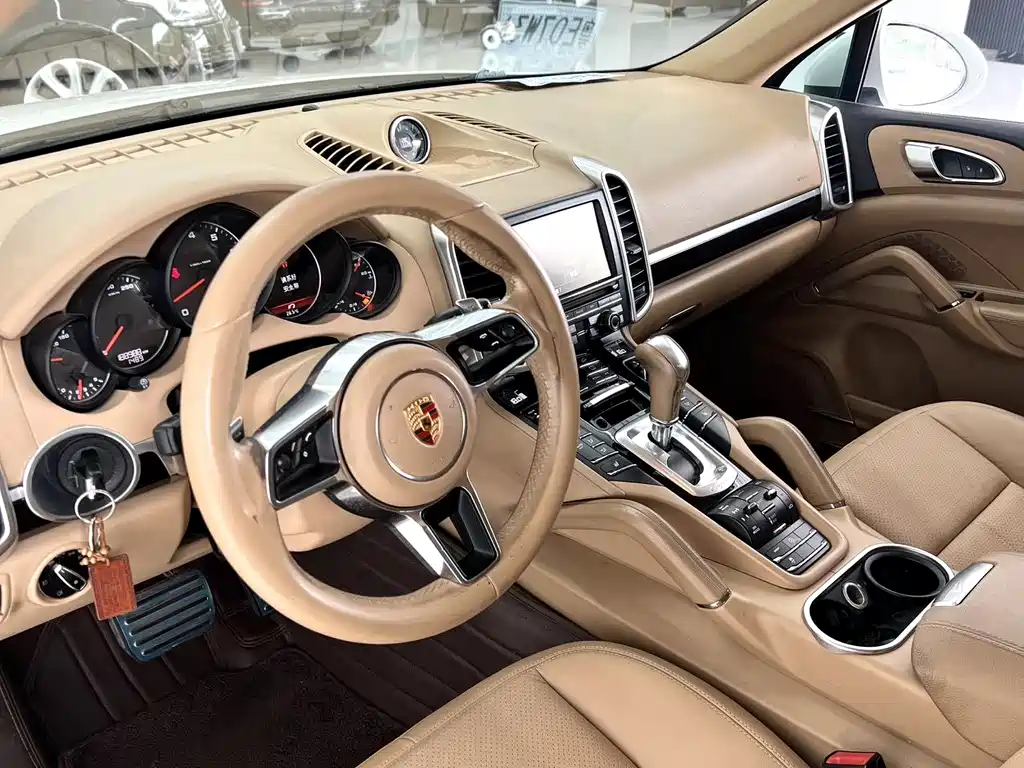 Porsche Cayenne 2015 — фото 13