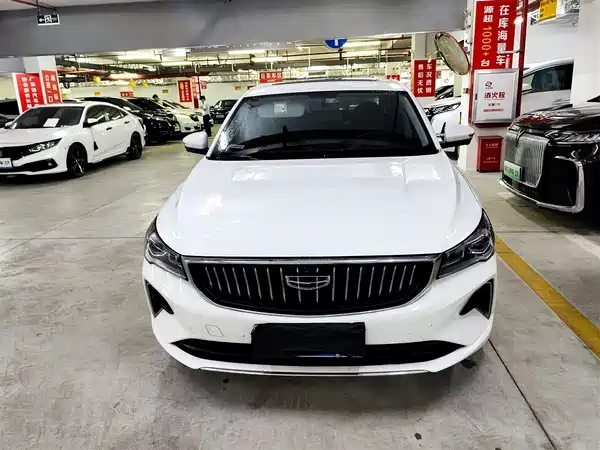 Geely Emgrand 2022