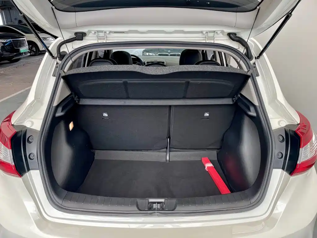 Nissan Tiida 2019 — фото 15
