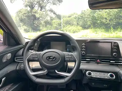 Hyundai Elantra 2023