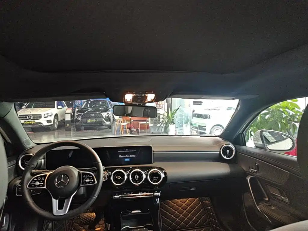 Mercedes-Benz A-Class 2019 — фото 18