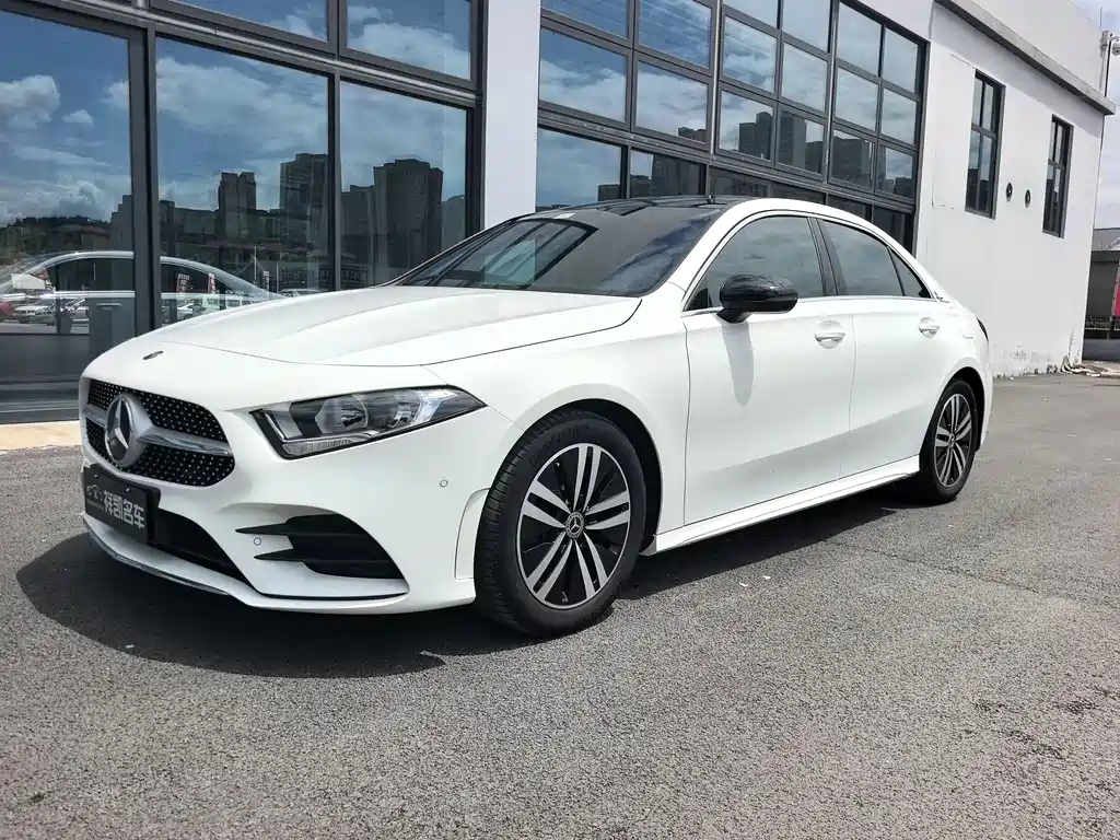 Mercedes-Benz A-Class 2019 — фото 1