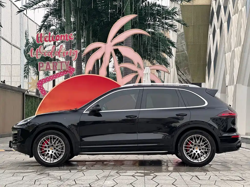 Porsche Cayenne 2017 — фото 7