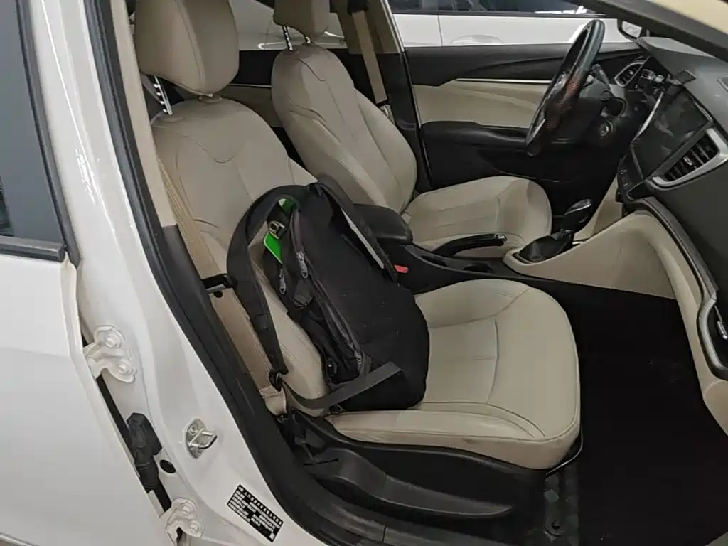 Buick Excelle 2018 — фото 20