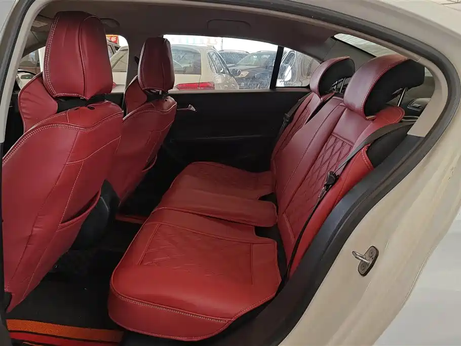 Peugeot 408 2015 — фото 11