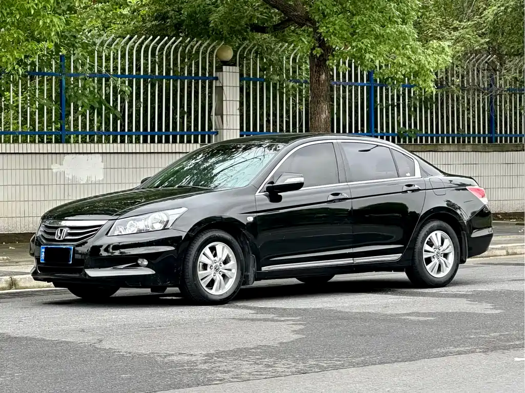 Honda Accord 2012 — фото 1