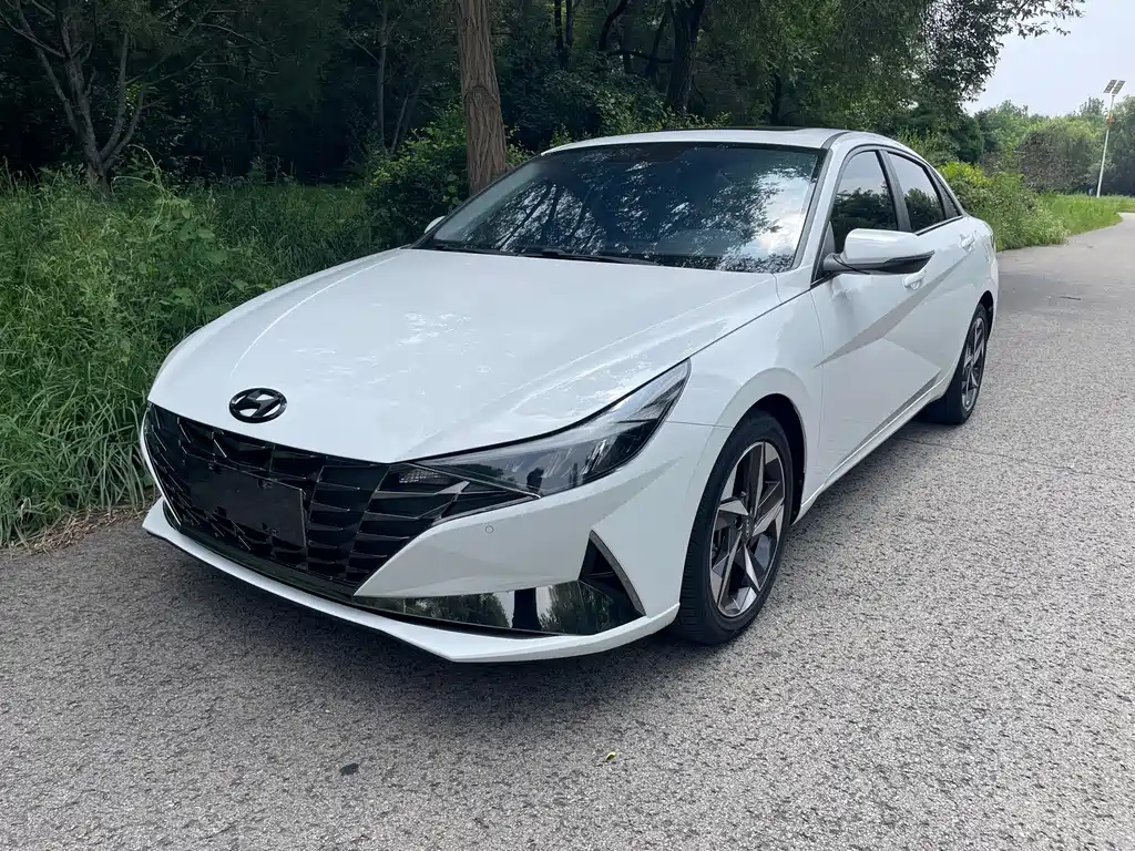 Hyundai Elantra 2023