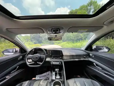 Hyundai Elantra 2023