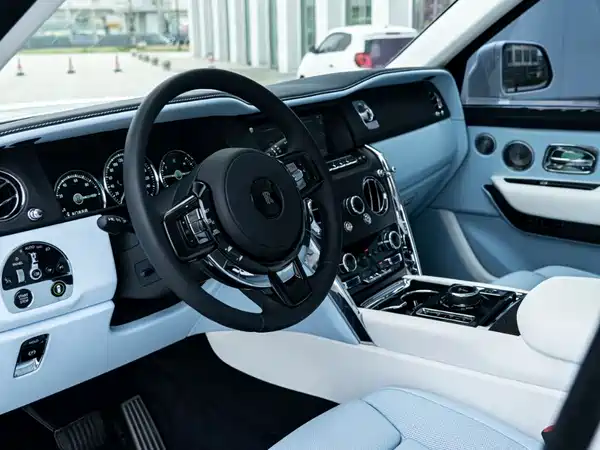 Rolls-Royce Cullinan 2024