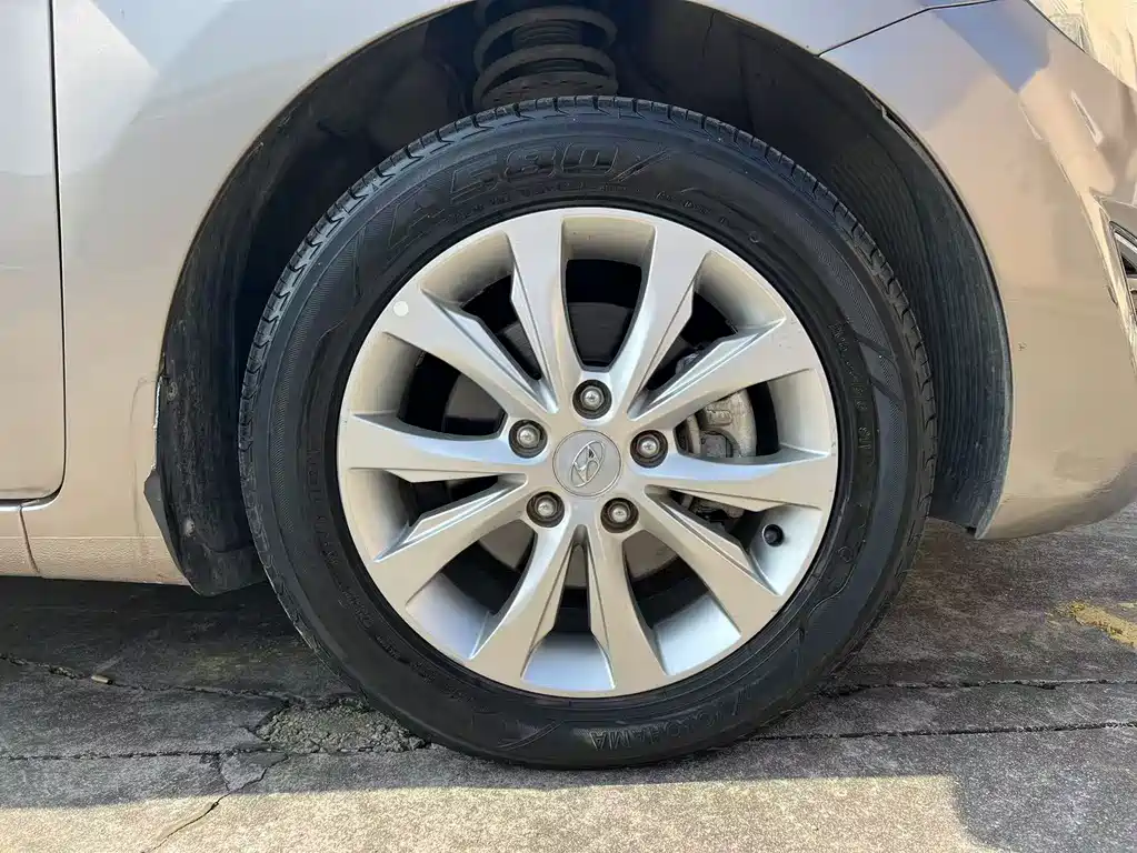 Hyundai Elantra Langdong 2017 — фото 17