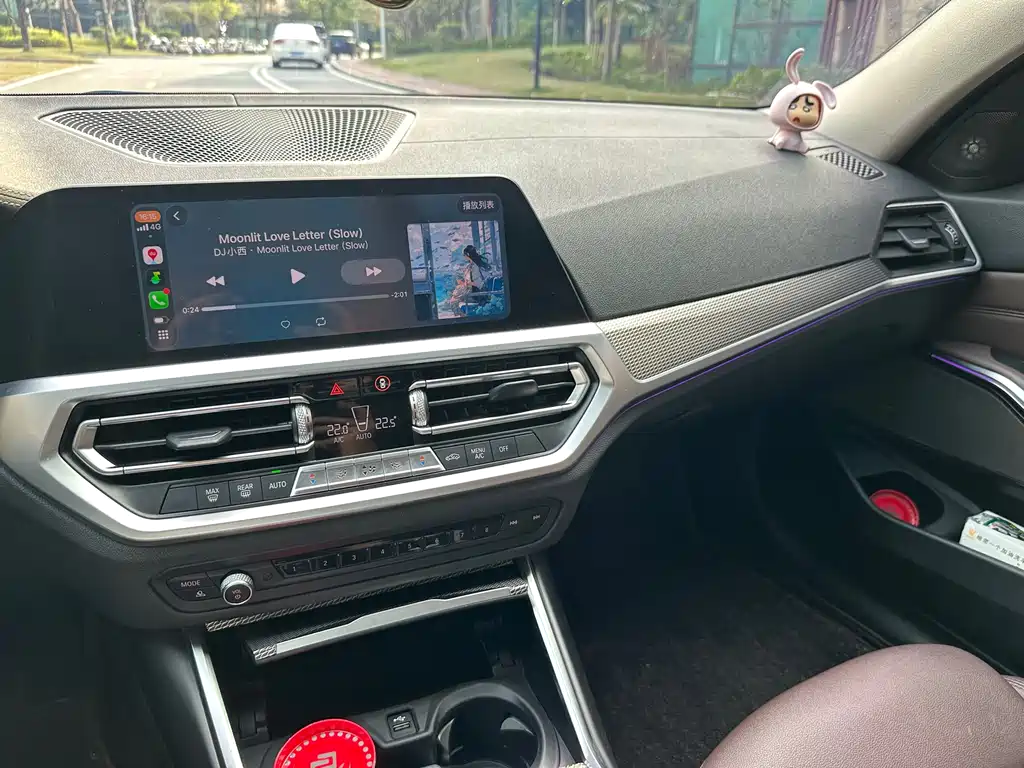 BMW 3 Series 2019 — фото 13