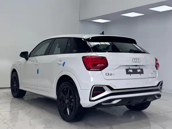 Audi Q2L 2021