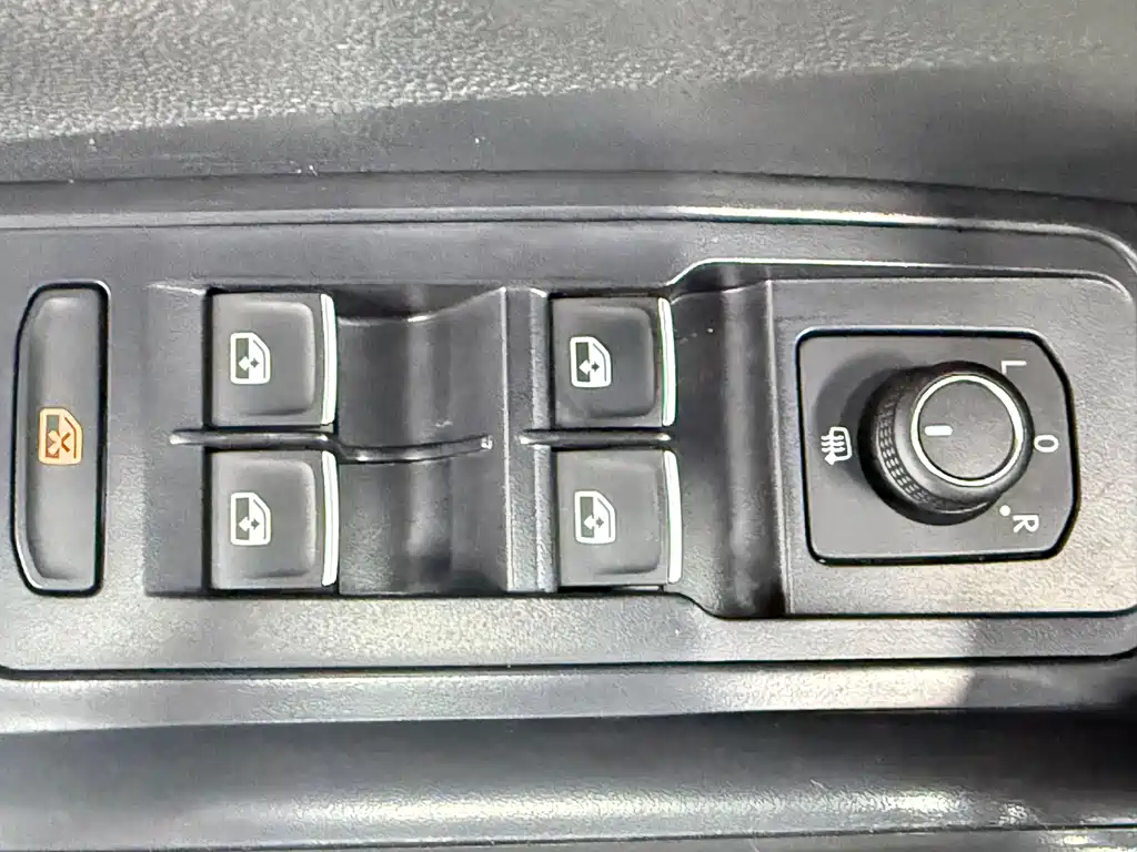 Volkswagen T-Roc 2022 — фото 13
