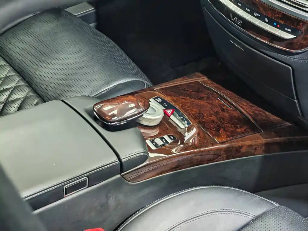 Mercedes-Benz S-Class AMG 2010 — фото 9