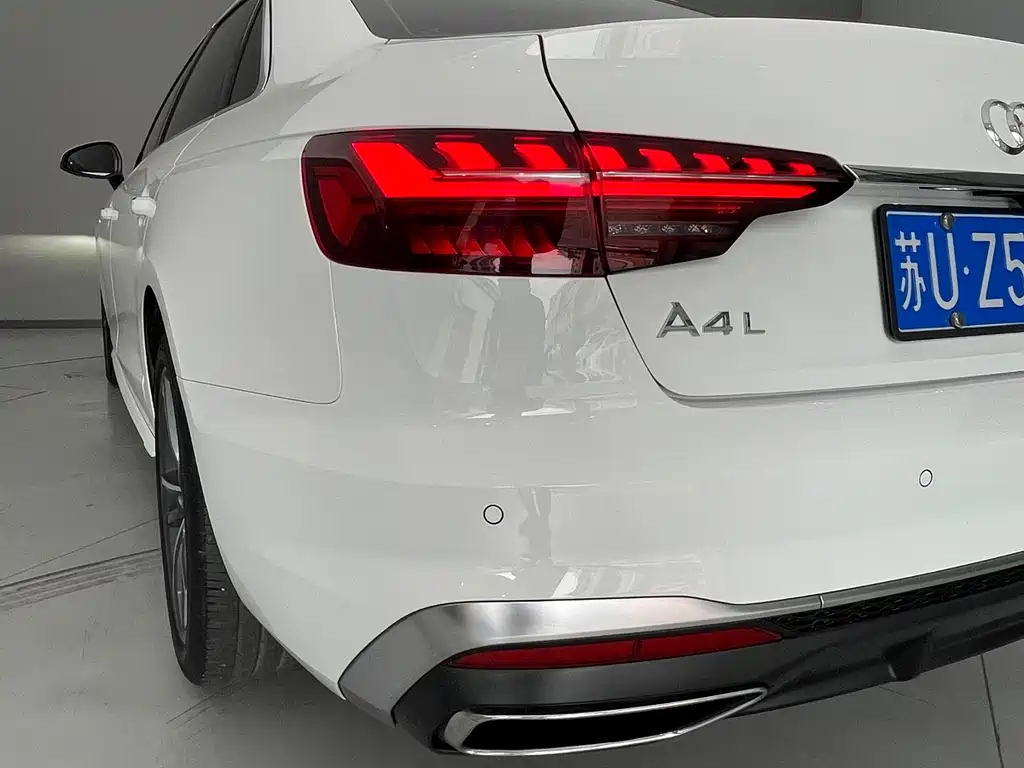 Audi A4L 2021 — фото 12