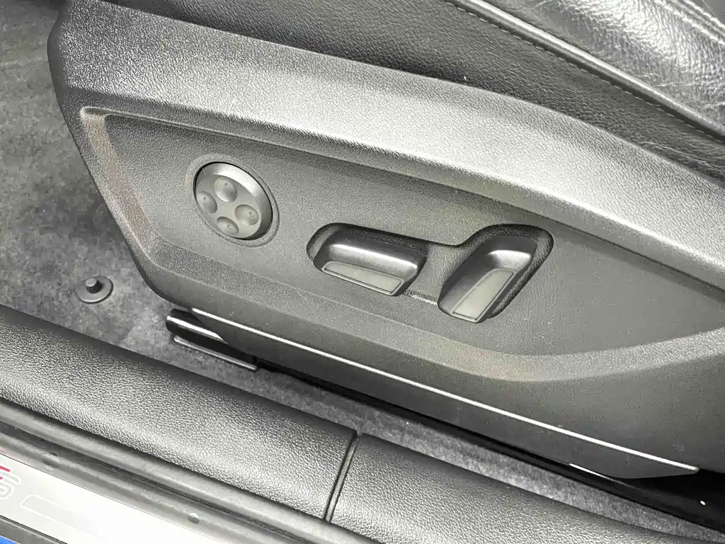 Audi Q2L 2022 — фото 12