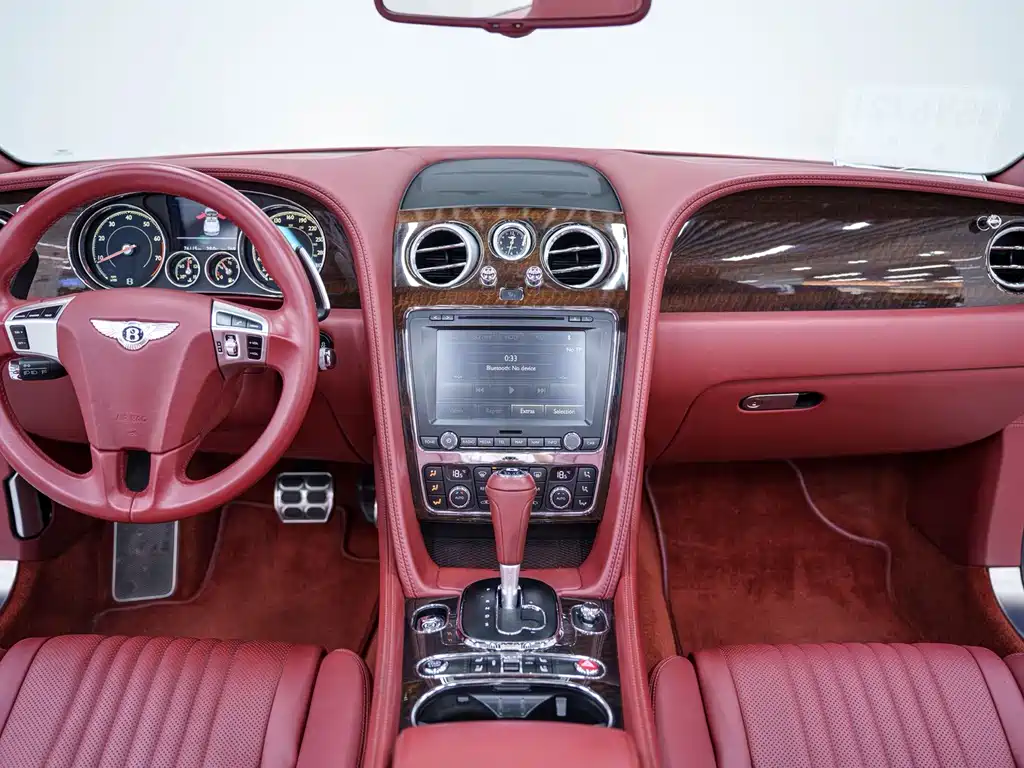Bentley Continental 2018 — фото 17