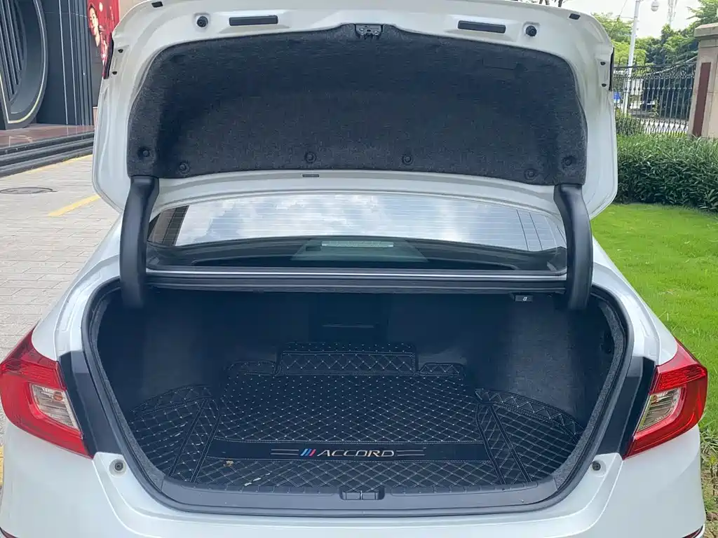 Honda Accord 2021 — фото 13