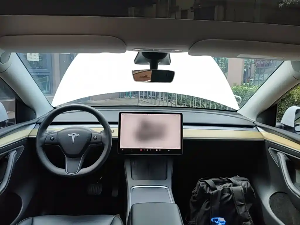 Tesla Model Y 2023 — фото 10
