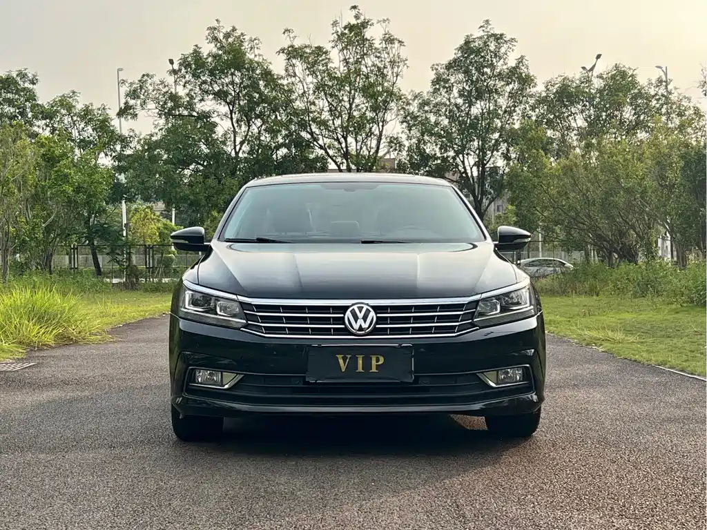Volkswagen Passat 2017 — фото 2