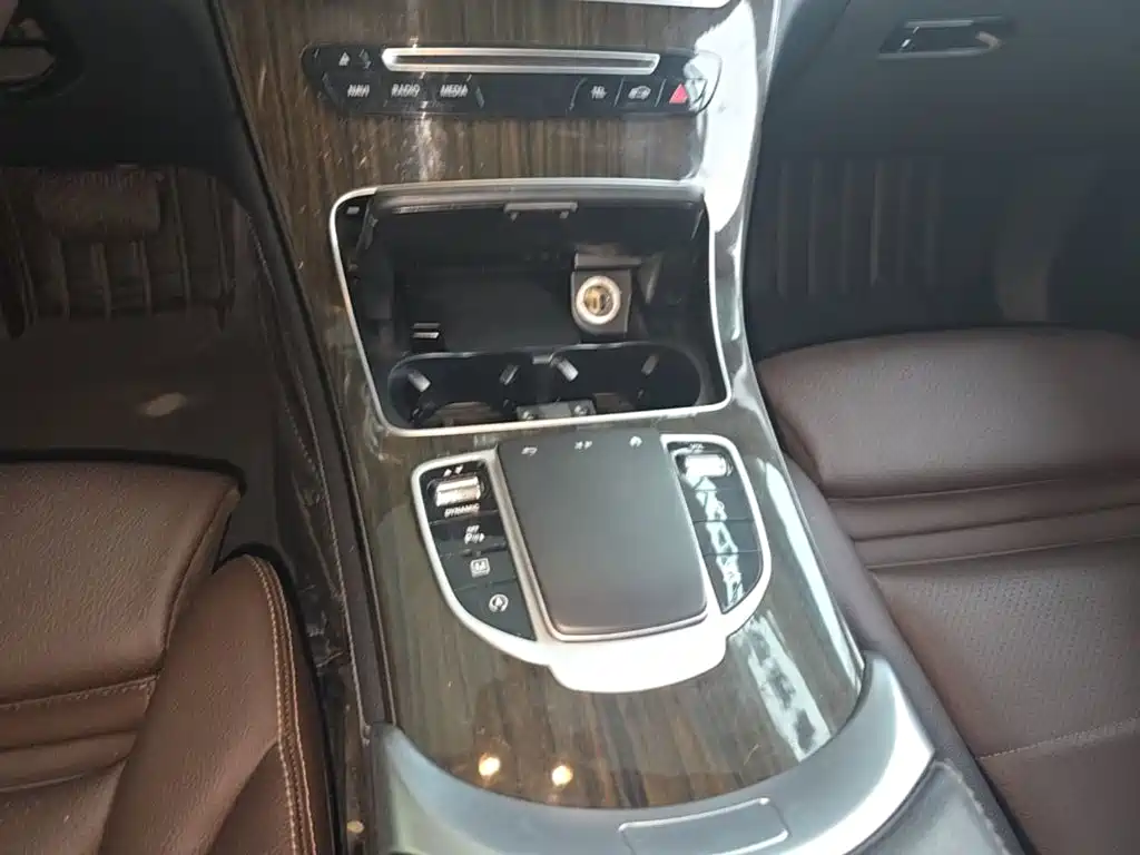 Mercedes-Benz GLC 2018 — фото 14