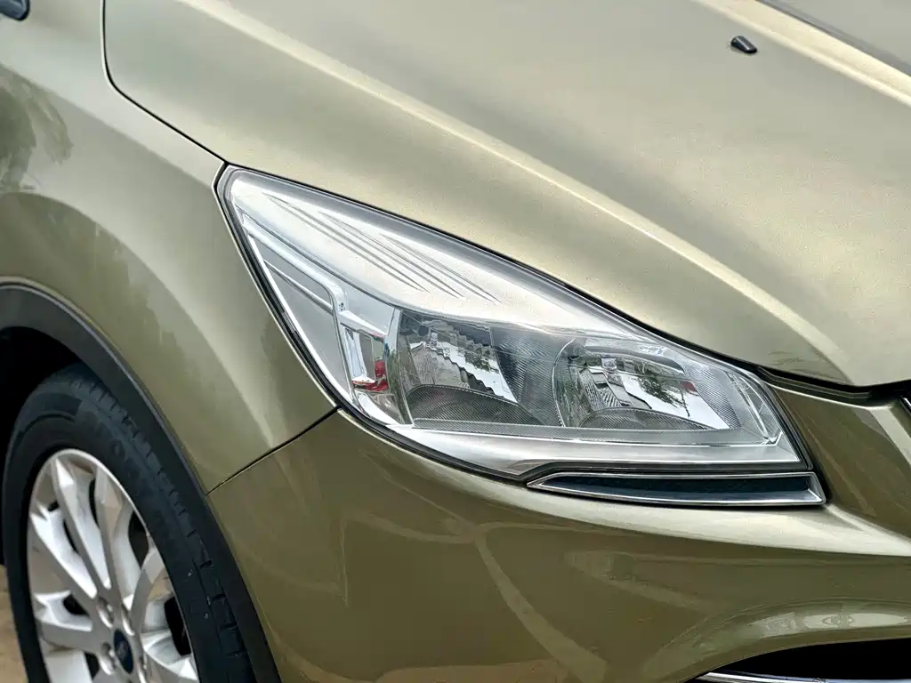 Ford Kuga 2014 — фото 40