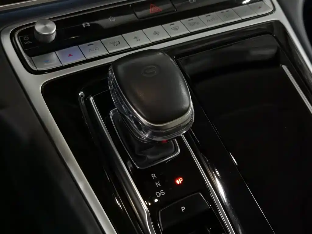 GAC Motor Trumpchi M8 2022 — фото 13