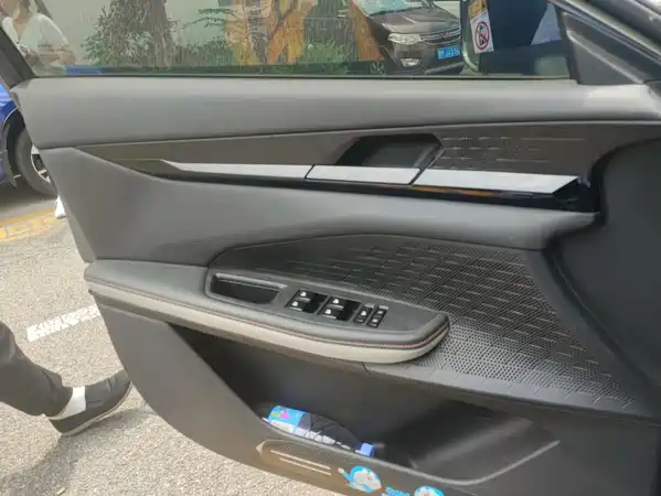 Changan UNI-V 2024
