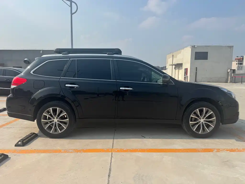 Subaru Outback 2012 — фото 3