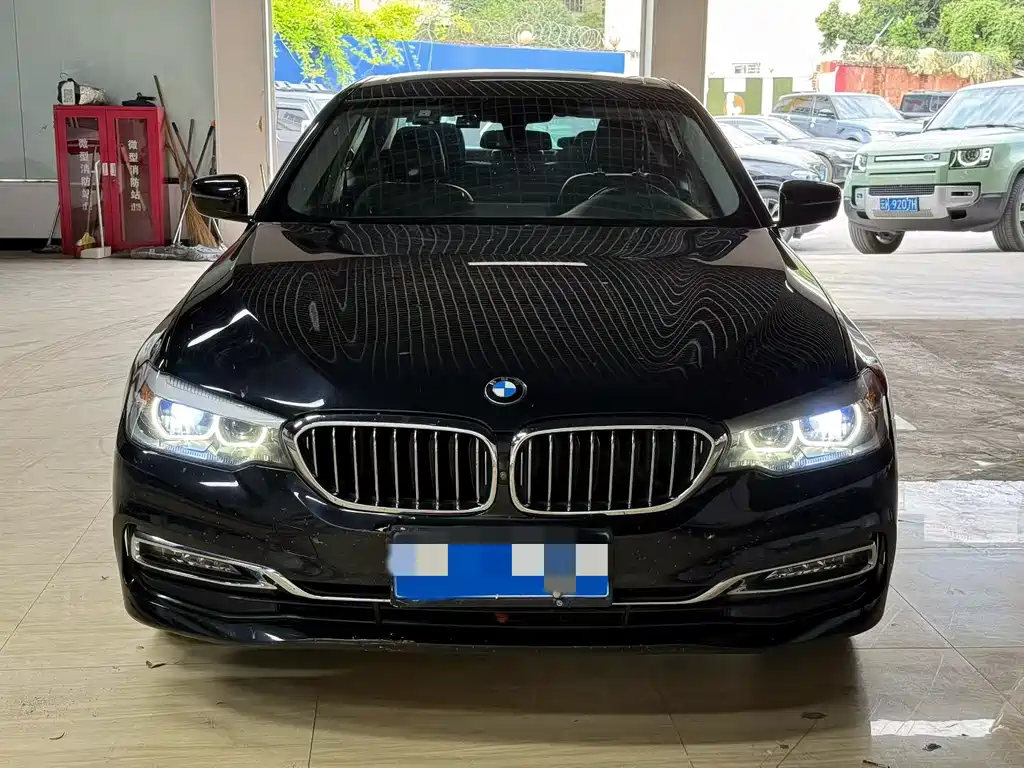 BMW 5 Series 2018 — фото 2
