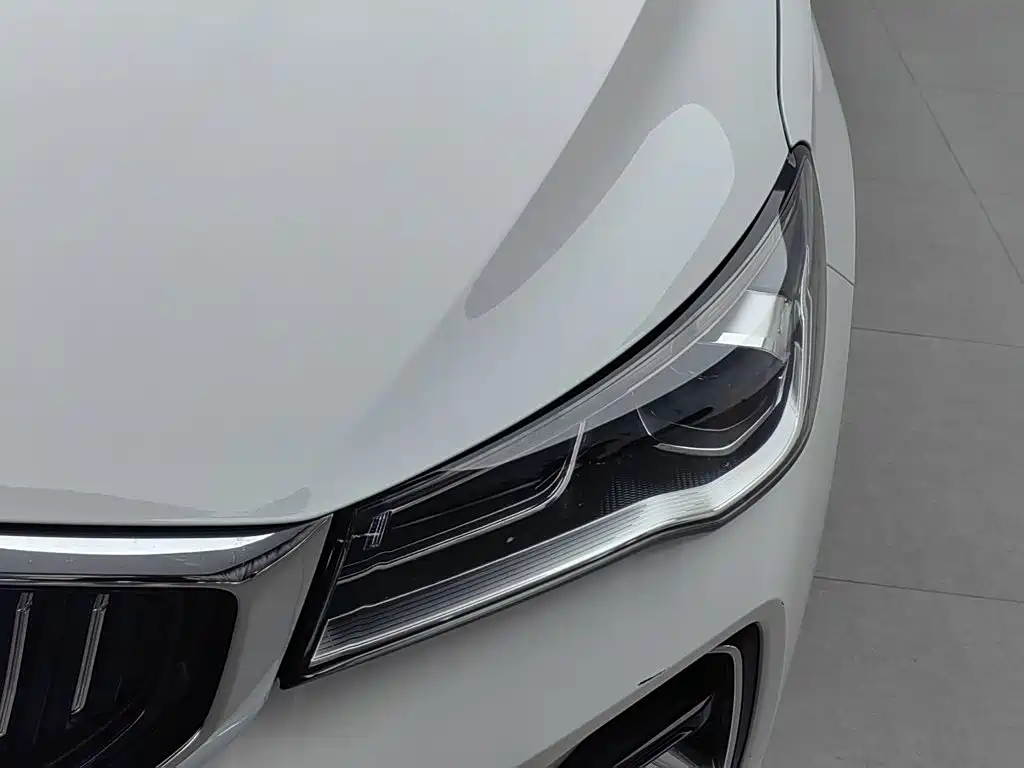 Geely Emgrand 2023