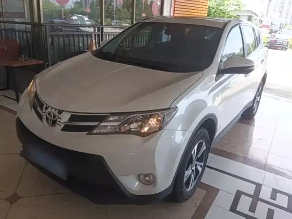 Toyota RAV4 2015