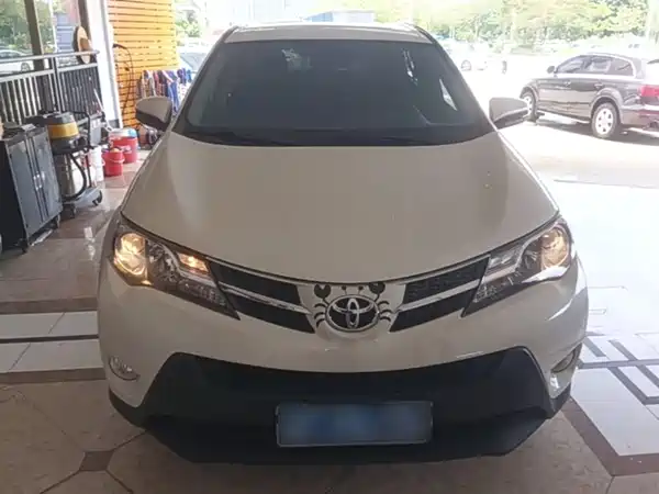 Toyota RAV4 2015