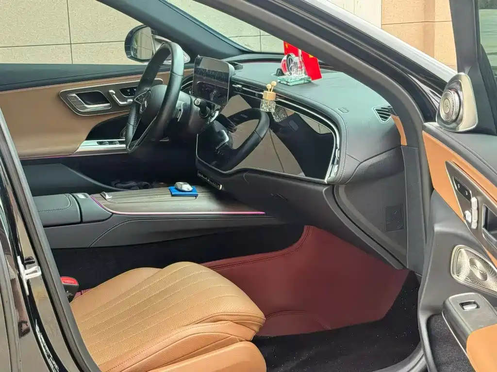 Mercedes-Benz E-Class 2024