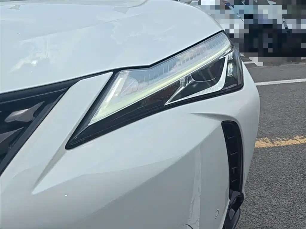 Lexus UX 2021 — фото 24