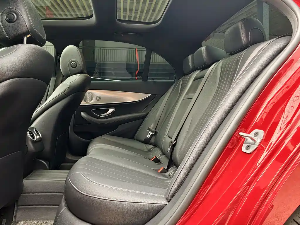 Mercedes-Benz E-Class 2019 — фото 17