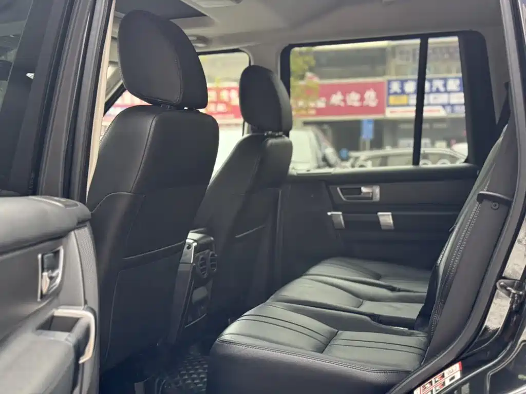Land Rover Discovery 2016 — фото 9
