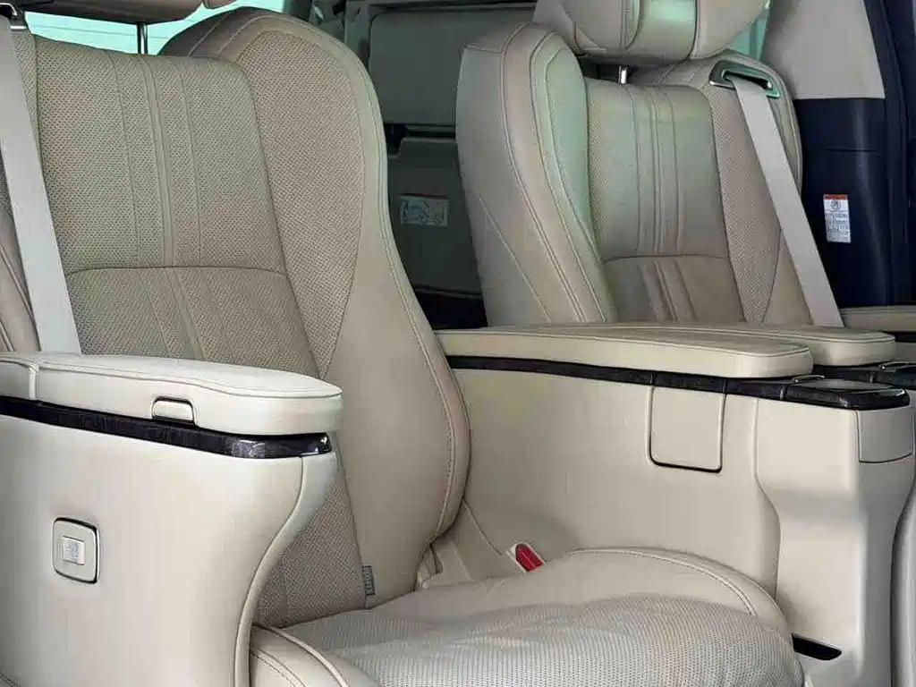 Toyota Alphard 2020 — фото 10