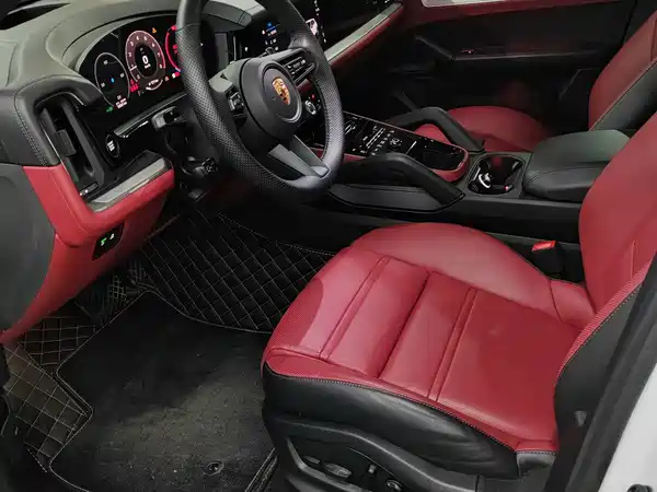 Porsche Cayenne 2025