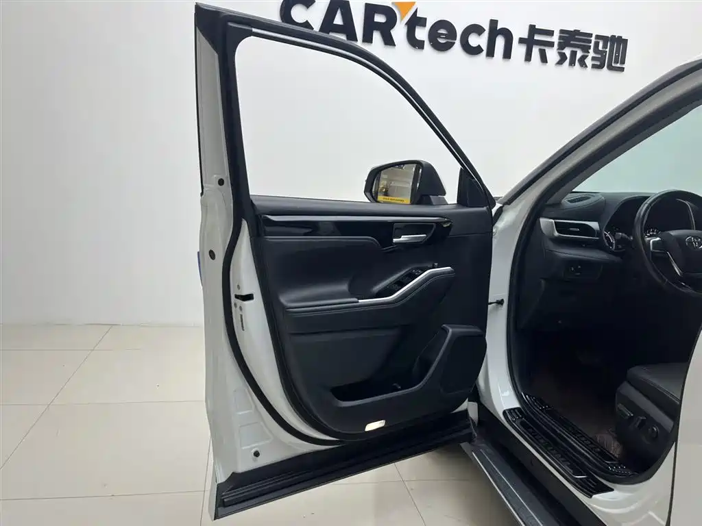 Toyota Highlander 2022 — фото 11