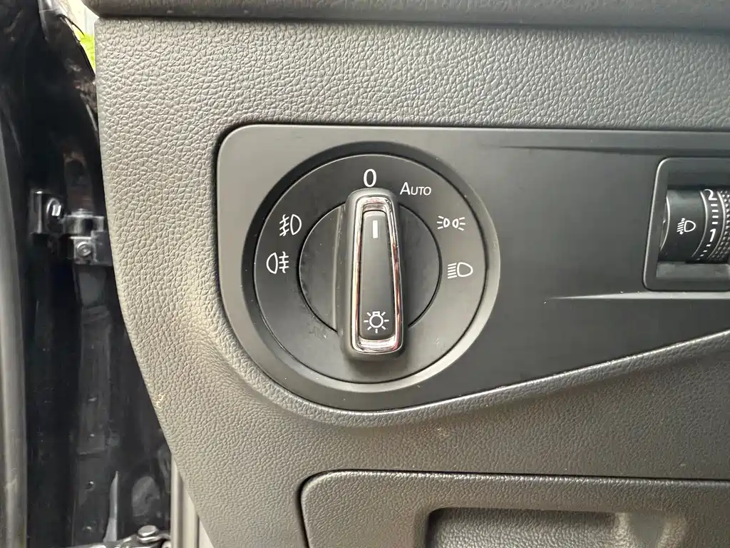 Volkswagen Tiguan L 2018 — фото 16
