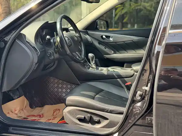 Infiniti Q50 2014