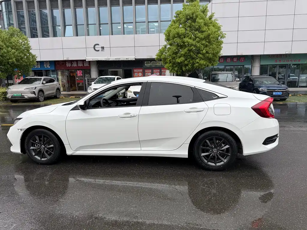 Honda Civic 2021 — фото 11