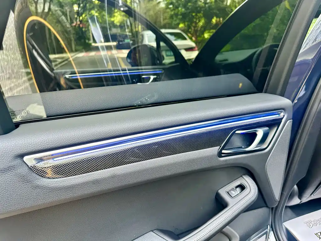 Porsche Macan 2023 — фото 16