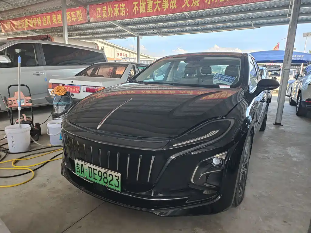 Hongqi E-QM5 2023 — фото 1