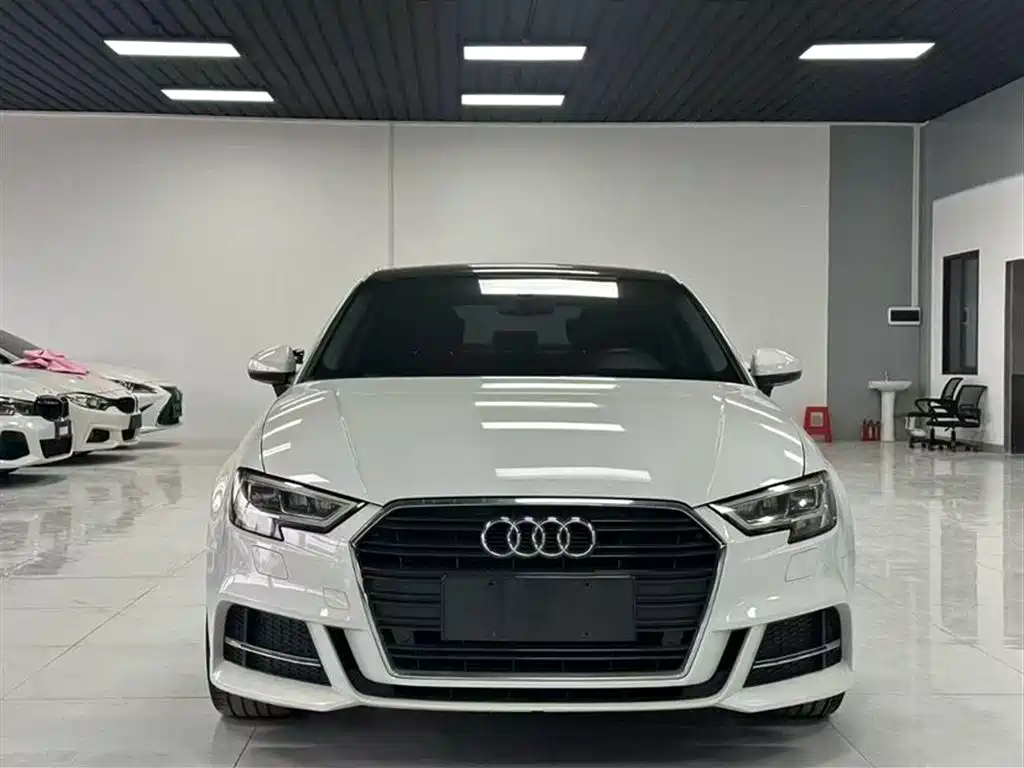 Audi A3 2019 — фото 2