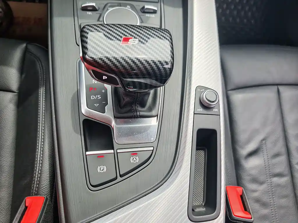 Audi A4L 2016 — фото 10