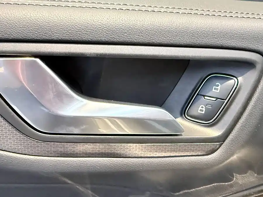 Ford Escape 2020 — фото 20